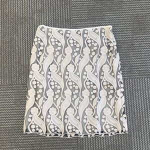 Per Se Cream & Gray Lace Skirt, size 8